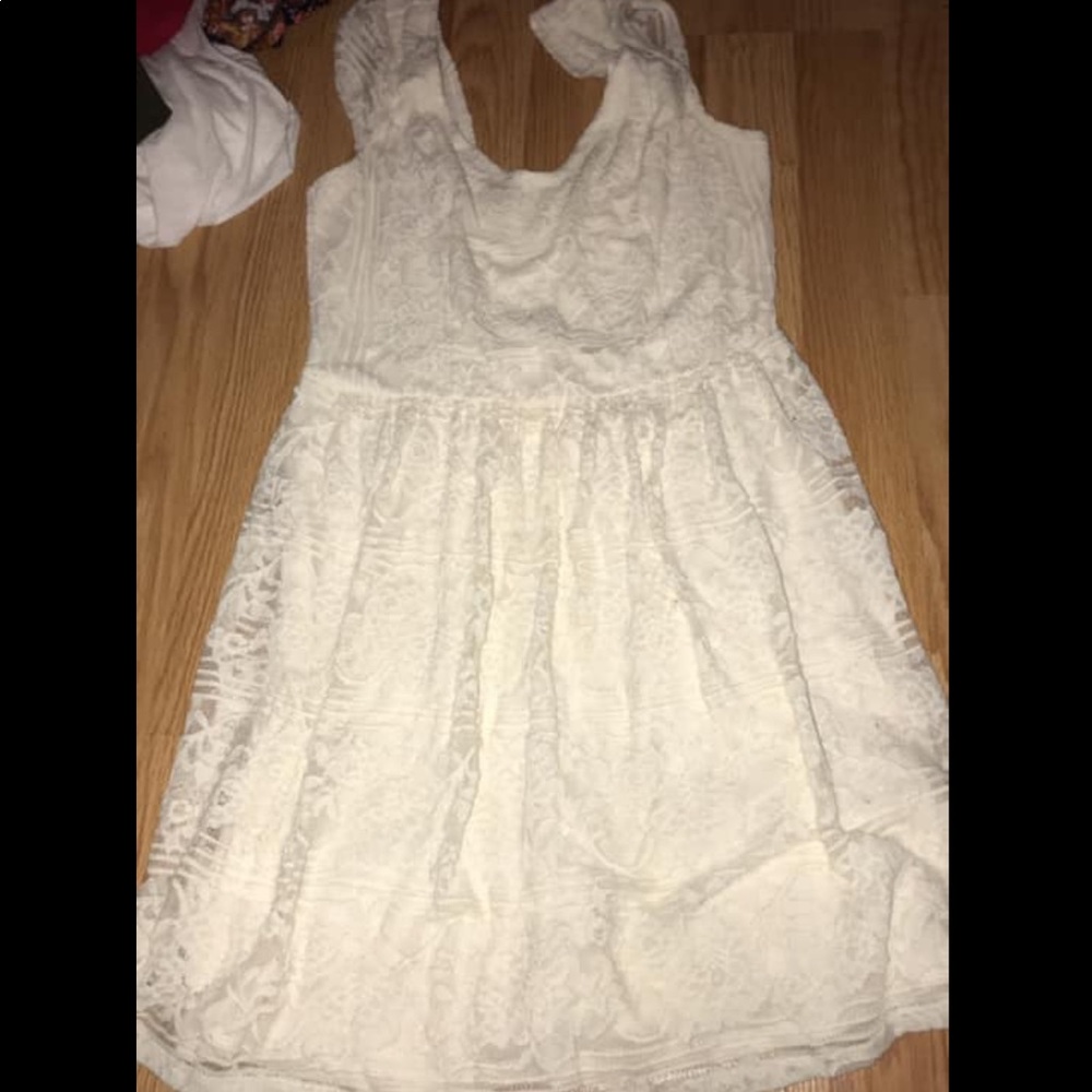 Lace hollister dress